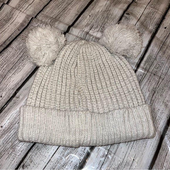 Pom Blushing Bear Hat - Picture 3 of 7